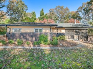 596 Hillcrest Dr, Mc Caysville, GA 30555