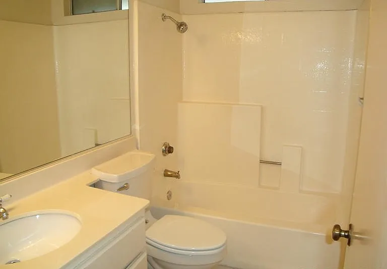 10679 Glendover Ln — Photo 10