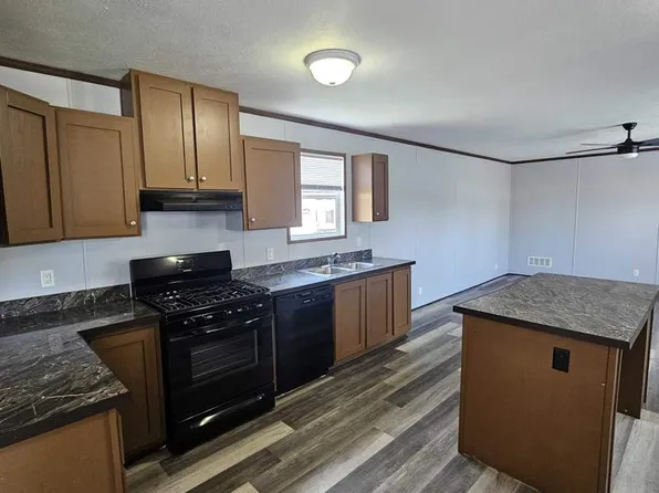 2737 W Washington Ctr #22, Fort Wayne, IN 46818
