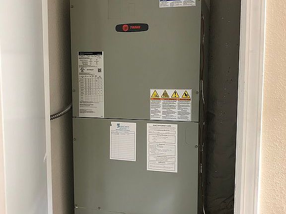 4th image of 15259 Evergreen Oak Loop