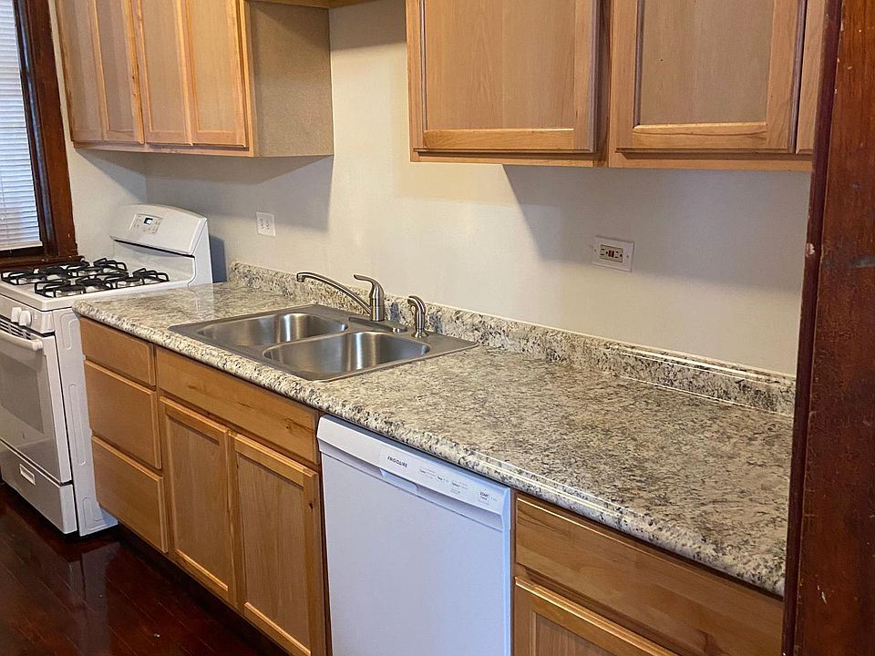 1st image of 2316 W Schubert Ave #1