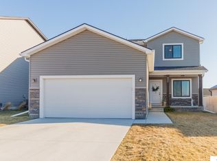 6536 Via Sorrento Dr, Lincoln, NE 68523