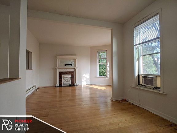 4th image of 2909 N Mildred Ave #3A