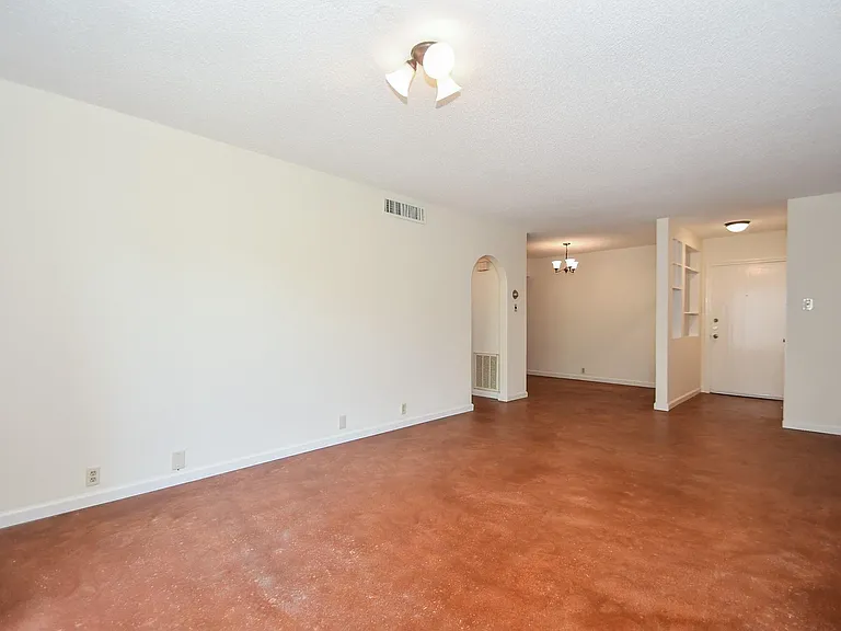 2601 Bellefontaine St — Photo 9