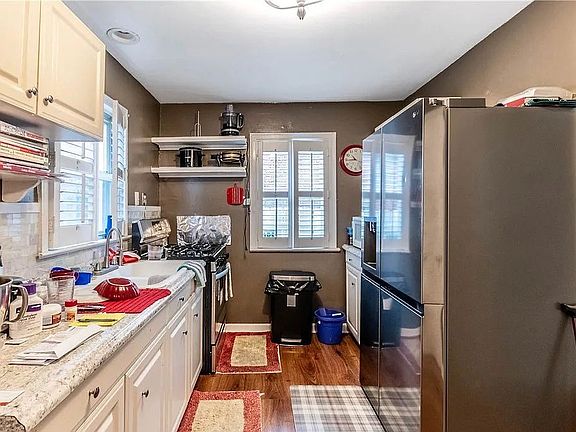 2nd image of 3925 Bailey Ave #3