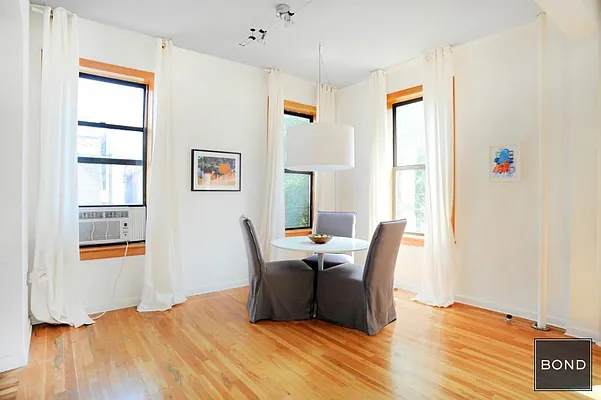 Rented by Bond New York | media 10