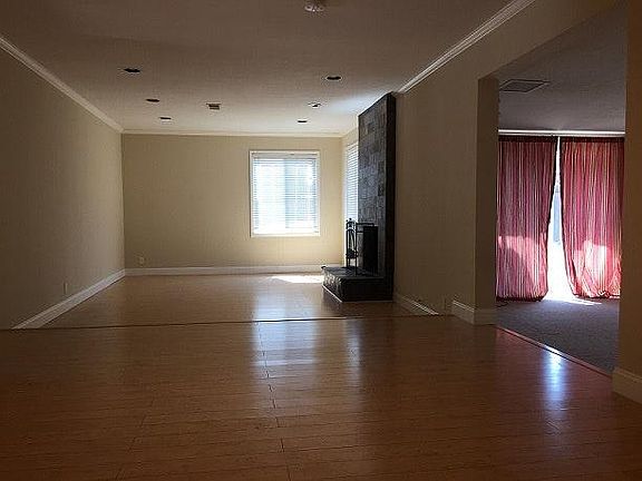 3rd image of 1437 Lansing Ave