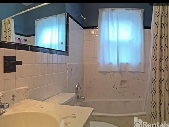 2537 Ridgewood Ave, Louisville, KY 40217