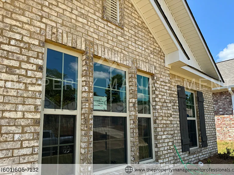215 Serenity Lake Dr — Photo 24