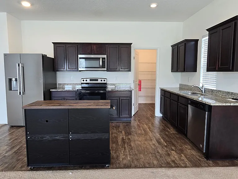 15660 Merlin Ave — Photo 15