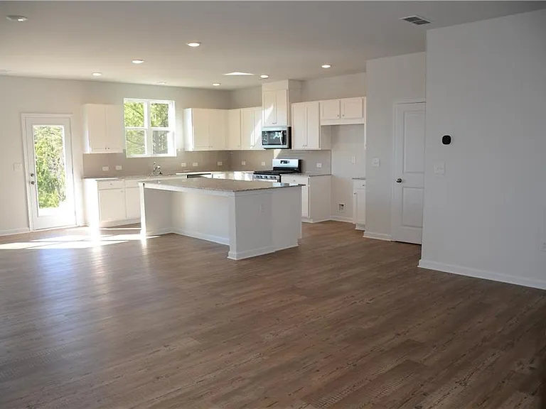1121 Point Place Dr — Photo 5