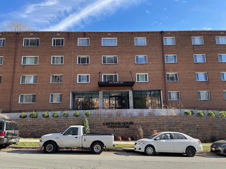 95 E Wayne Ave #309 — Photo 2