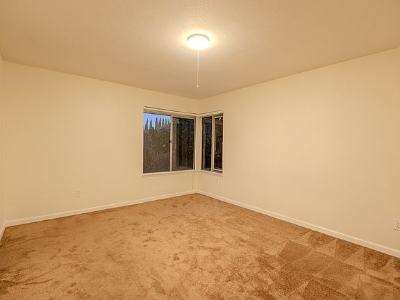 5th image of 6586 Prague Ct