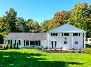 2132 Pine Ridge Dr, Wickliffe, OH 44092