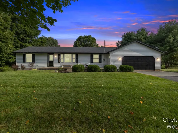 9034 Adams Rd, Middleville, MI 49333