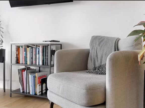 3rd image of 175 W 95th St APT 18E