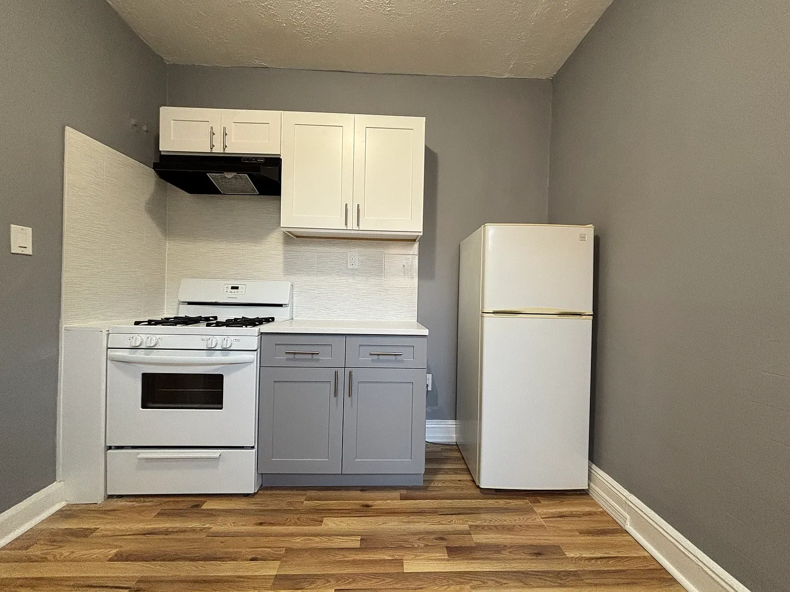 2 bed, 800 sqft, $1,800 — Photo 4