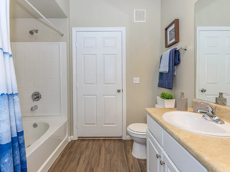 2a2 1140 SQFT 2 Bed 2 Bath