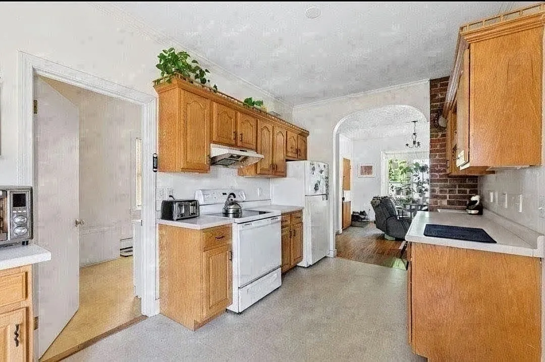 3 bed, 1200 sqft, $2,090 — Photo 4