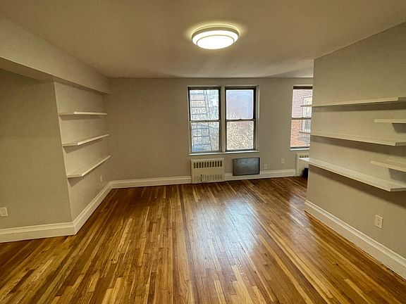 5th image of 2385 Barker Ave APT 4N