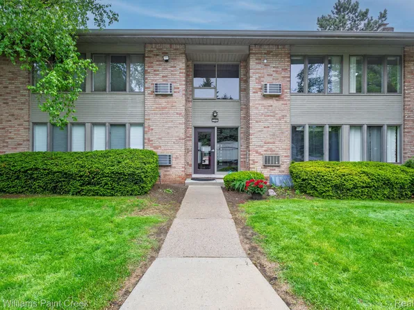 340 Concord Pl, Bloomfield Hills, MI 48304