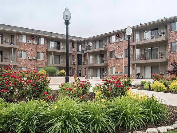 5th image of 600 E Ficklin St APT 220