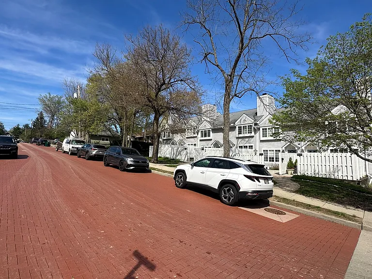 1208 Corbett St — Photo 55