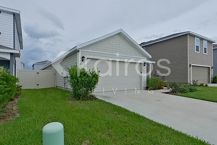 3 bed, 2.0 bath, 1453 sqft, $2,045 — Photo 3