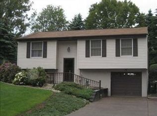 104 Wayne Dr, Cranberry Township, PA 16066