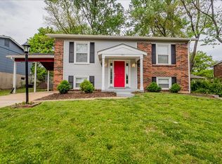 895 Napoli Dr, Ballwin, MO