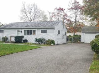 26 Tamarack St, Central Islip, NY 11722