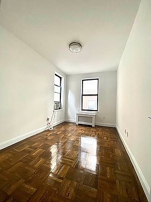 4th image of 226 E 89th St #5A