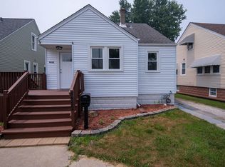 8822 S California Ave, Evergreen Park, IL 60805