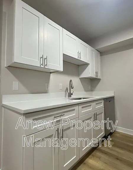 3405 Holdrege St #103 — Photo 3