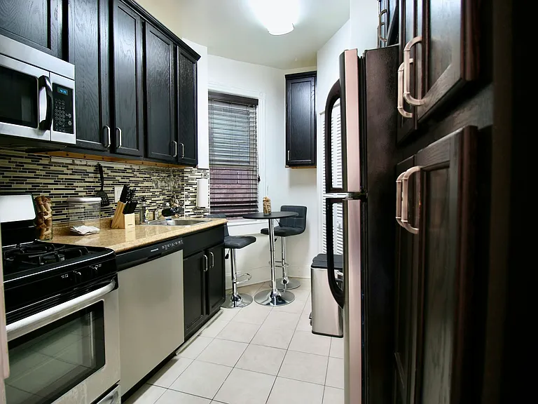 1423 E St NE #1 — Photo 20