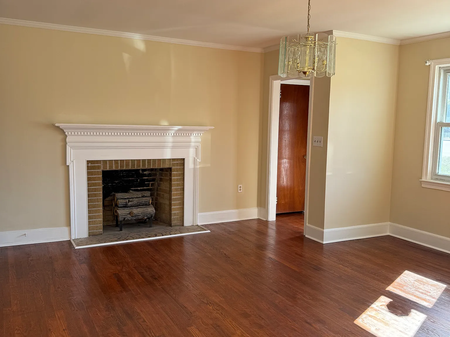 3 bed, 2074 sqft, $1,625 — Photo 3