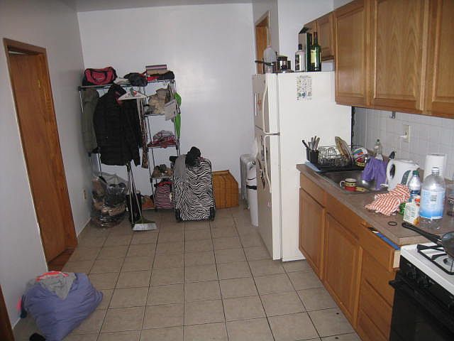 2nd image of 2423 29th St APT 6