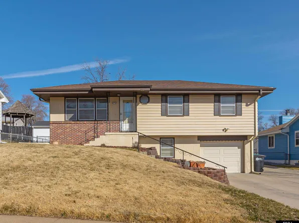 9236 Spaulding St, Omaha, NE 68134