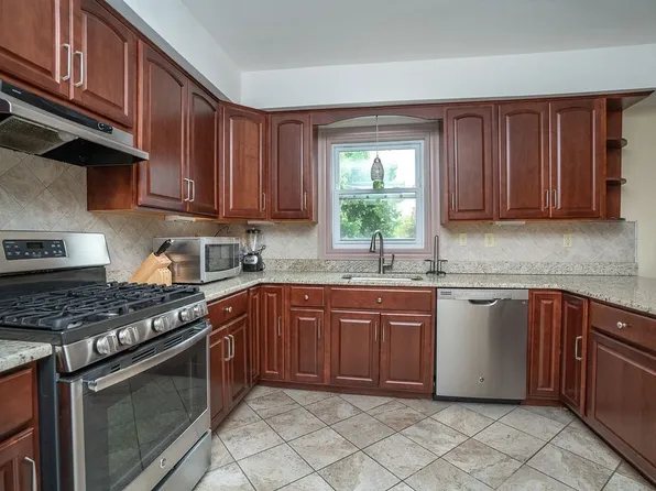 66 Tudor St, Lynn, MA 01902