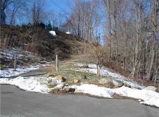 57 Clearview Dr, Brookfield, CT 06804