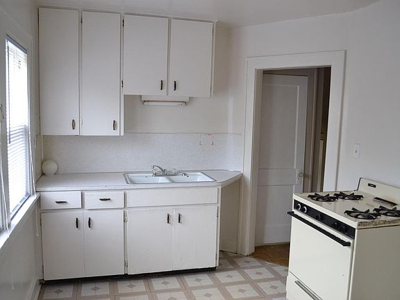 4th image of 2043 Towner Ave SW