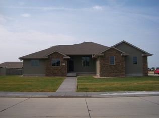 4153 Fleetwood Rd, Grand Island, NE 68803