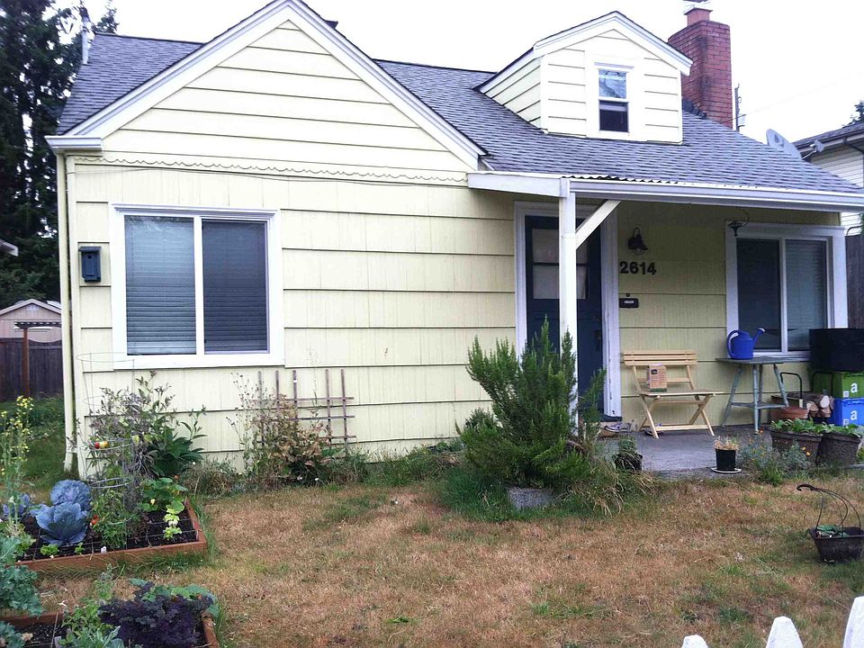 2nd image of 2614 NE 65th St