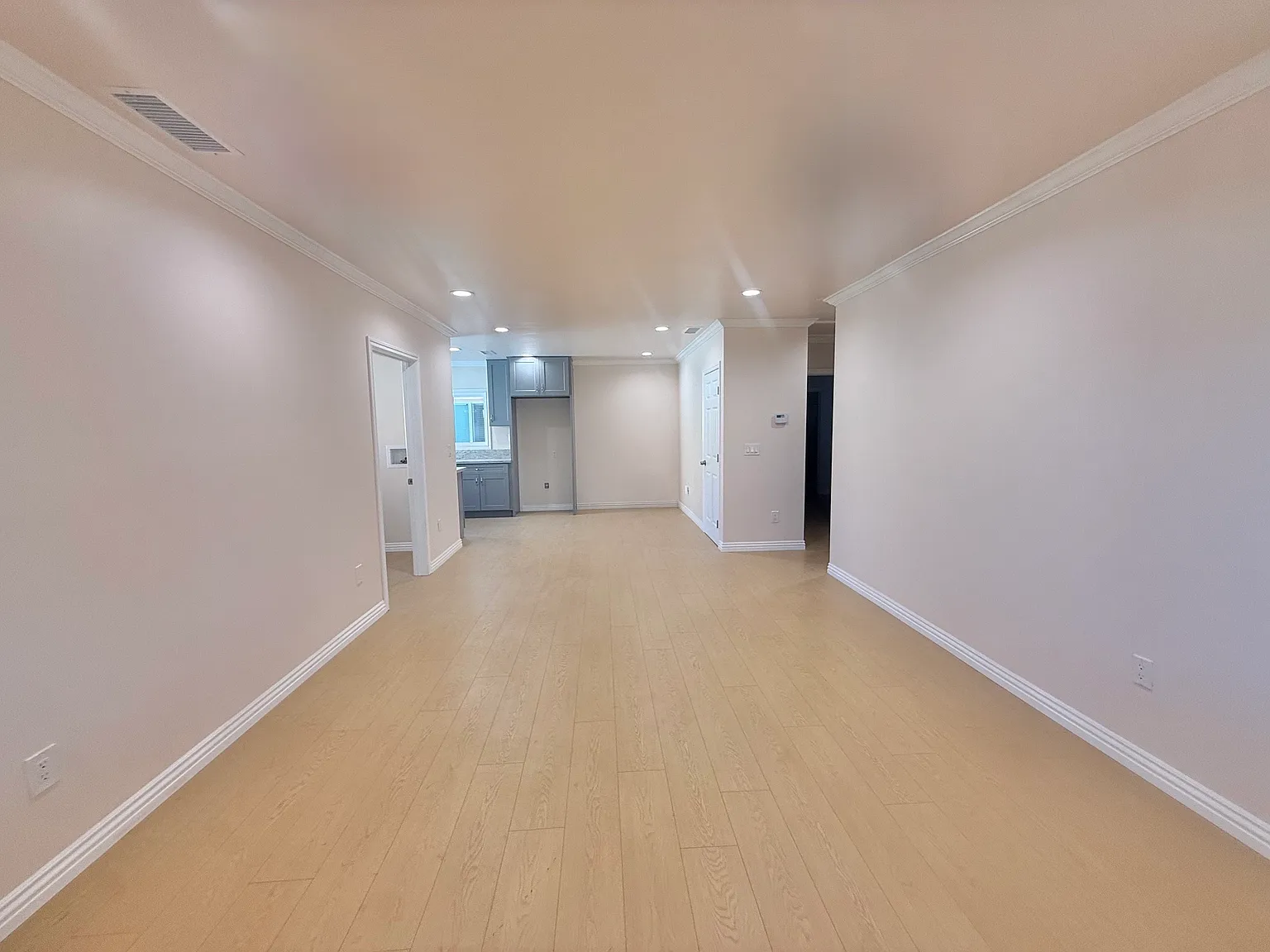 3 bed, 1156 sqft, $3,000 — Photo 2
