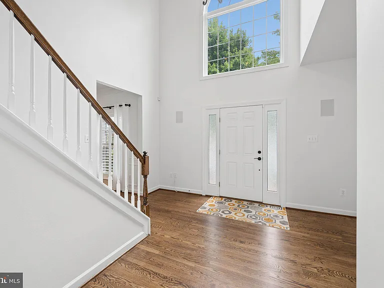 110 Bedrock Dr — Photo 3