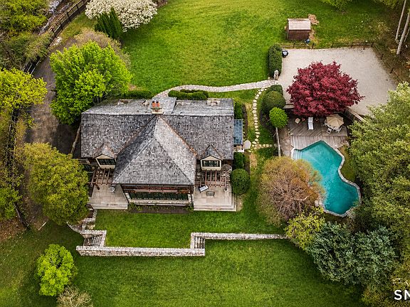 3rd image of 22 Evergreen Avenue