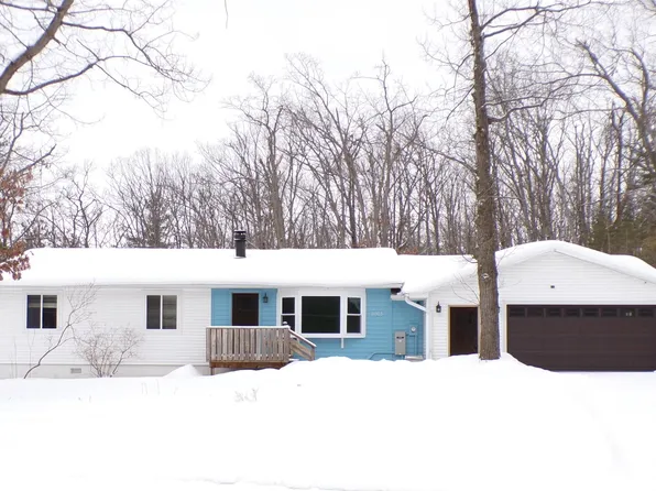 2023 Bennett Rd, Topinabee, MI 49791