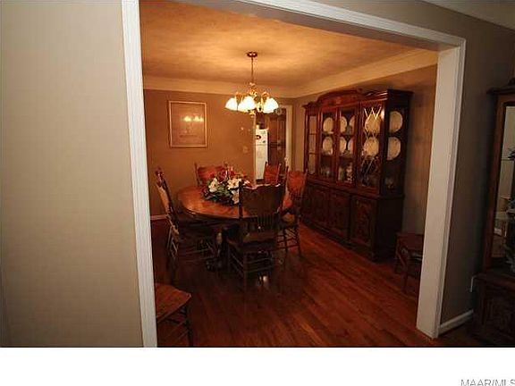 5th image of 80 Cortland Dr