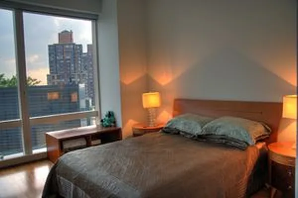 Rented by Douglas Elliman | media 16