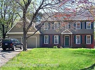 7903 Rosehill Rd, Lenexa, KS 66215